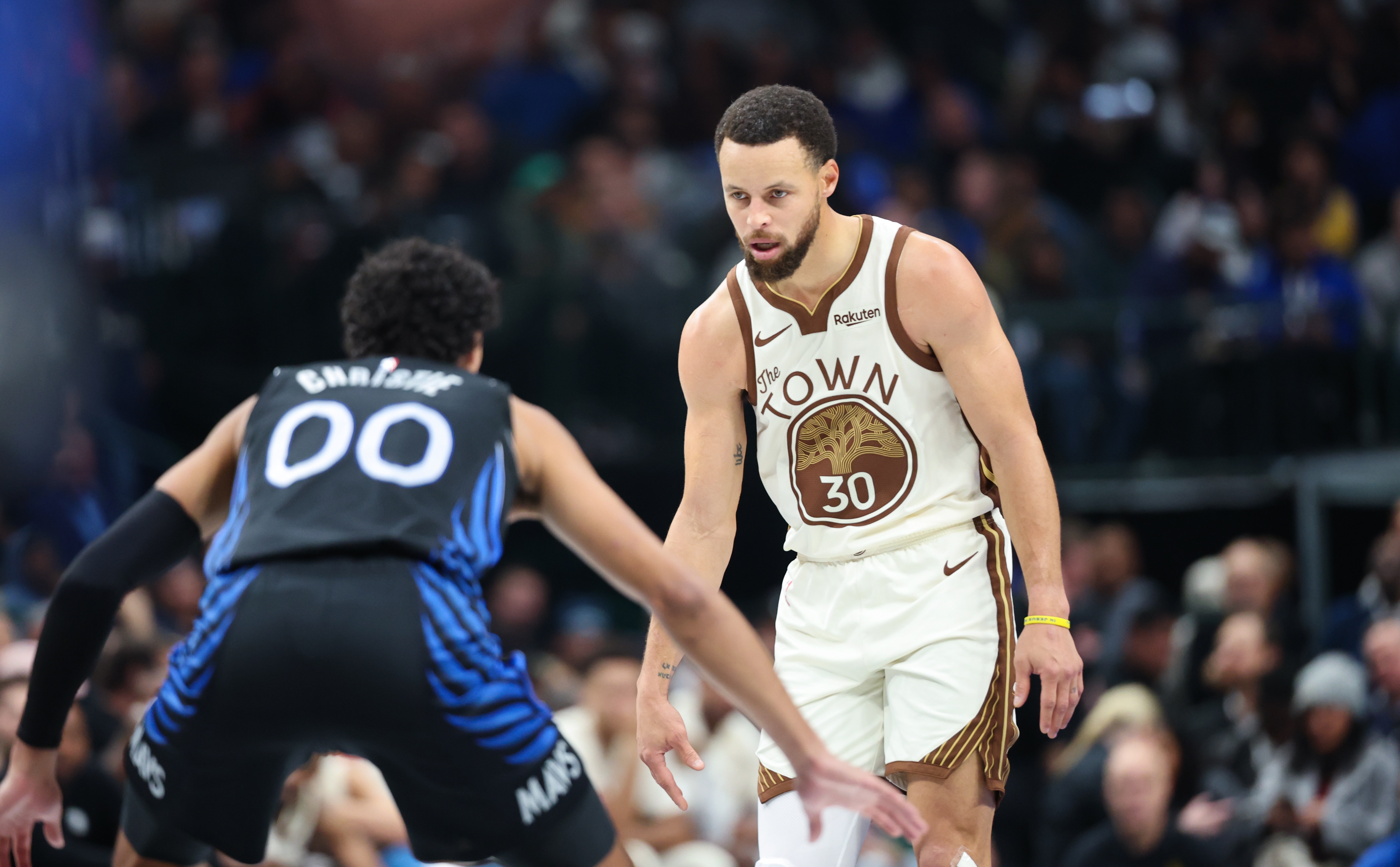 pg模拟器app-基德：库里进了高难度球克里斯蒂都摊手了 我告诉他这是库里本事