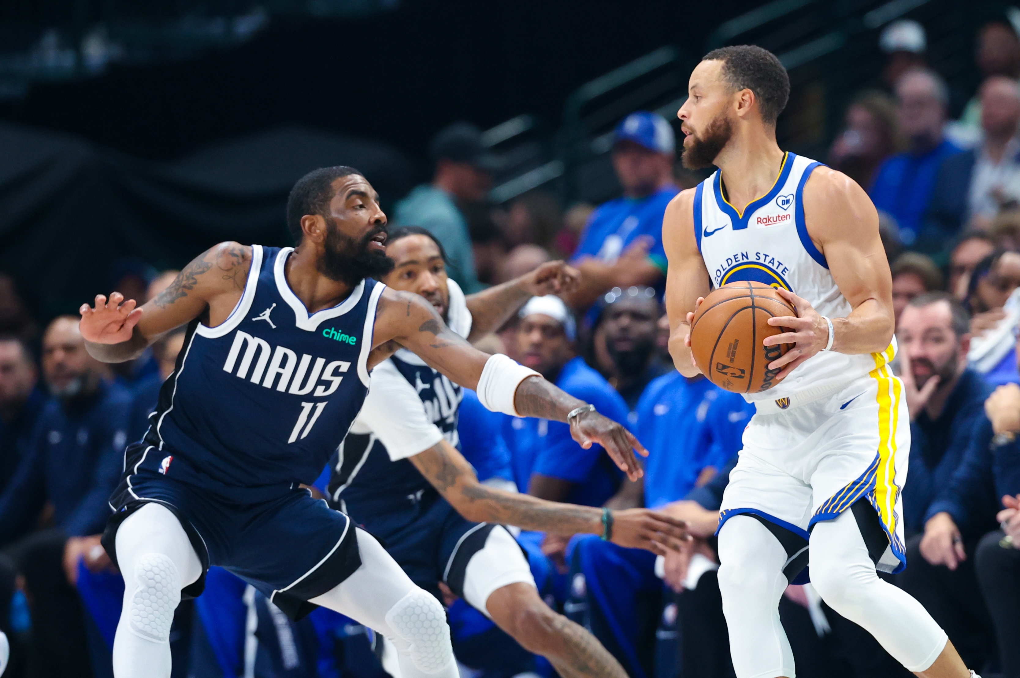 pg模拟器官网-本人还没上脚征战过~库里：穿欧文3代比赛征求过欧文的同意